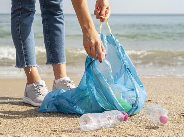Reciclaje en la playa (Especial)