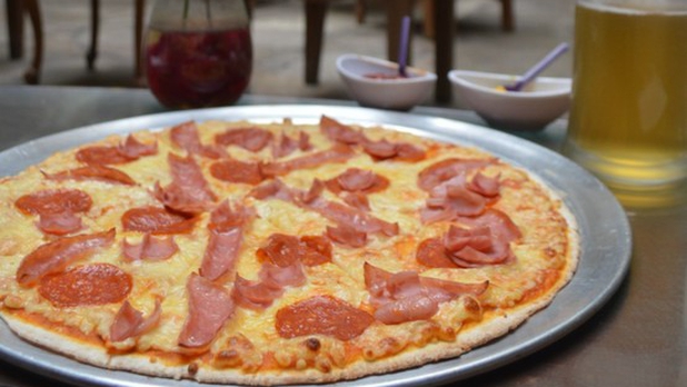 Pizza de carnes (Gustavo Rodriguez)