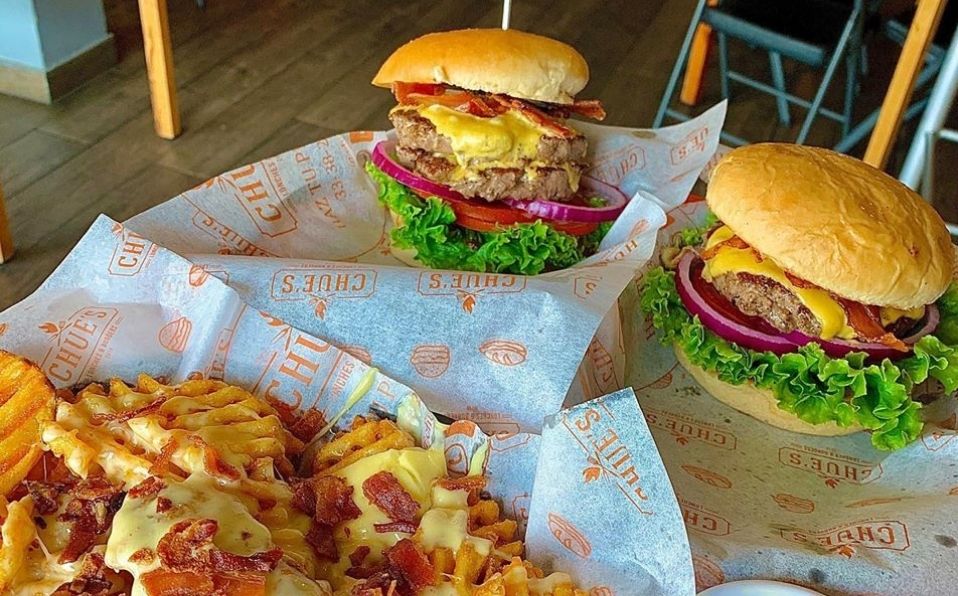 Variedad de hamburguesas en Chue’s Lonches & Burgers (Cortesía)